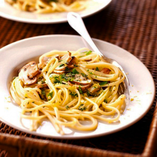 Linguine With Lemon, Garlic and Thyme Mushrooms | Nigella's Recipes |  Nigella Lawson