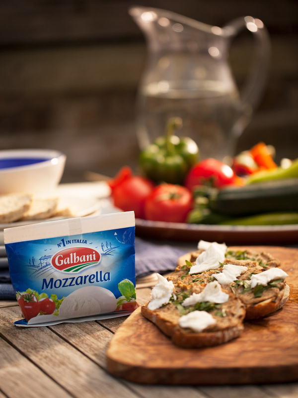 Lentil Hummus With Galbani Mozzarella Bruschetta | Branded Recipes ...