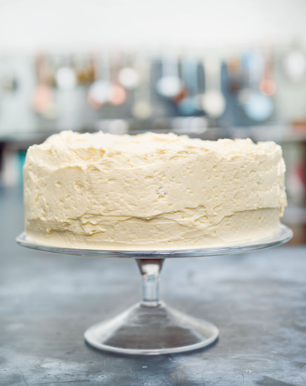 Easy Homemade Buttercream Frosting Recipe: Perfect for Piping, Spreading,  and Decorating